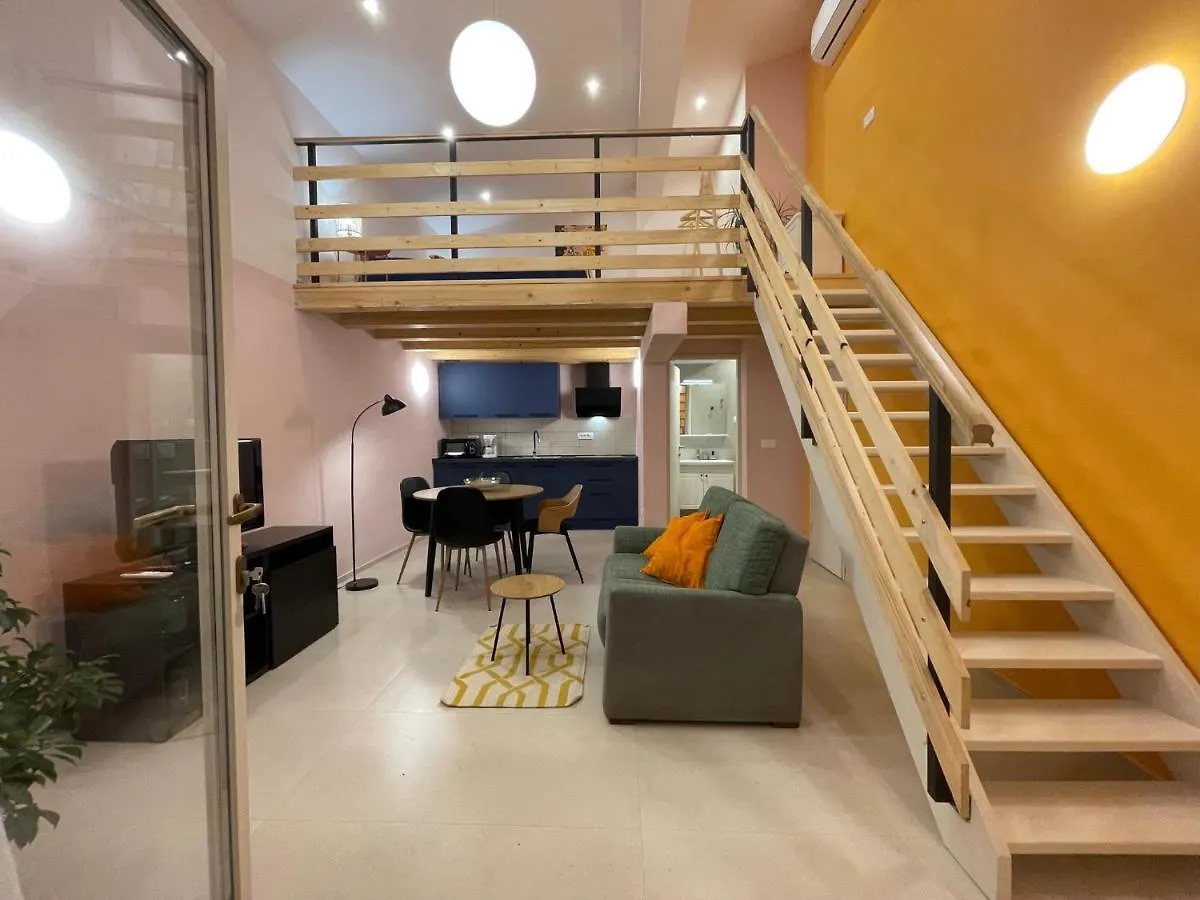 Stella Marina Deluxe Apartment ポレッチ